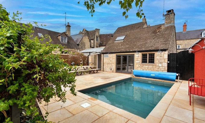Painswick House | Luxury Home in Painswick by St. Mary’s Church