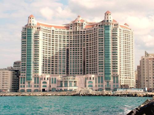 San Stifano Apartment | LUXURY HOTEL APARTMENT at GRAND PLAZA SAN STEFANO, PRIME LOCATION with access to MEGA MALL and FOUR SEASONS'S RESTAURANTS