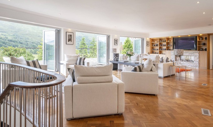 Appin House | luxury house with stunning views from every room in a quiet glen
