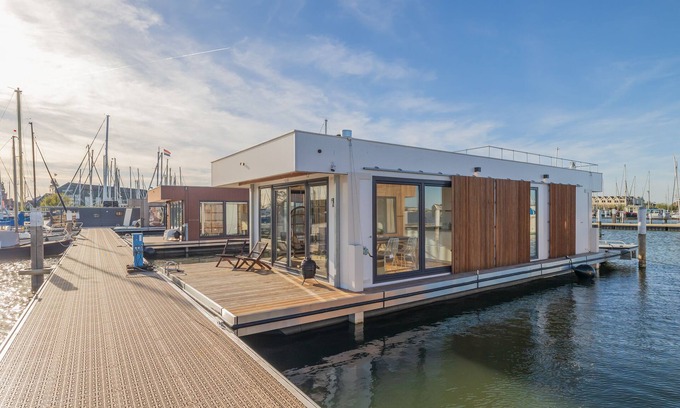 Monnickendam Boat Rental | Luxury Houseboat: "Liberdade" with sauna. Dinghy included.
