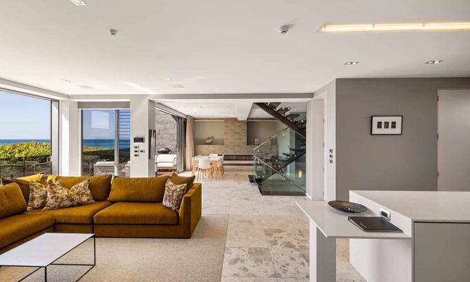 Mount Maunganui House | Luxury in Paradise - Sea Views, Beach and Spa