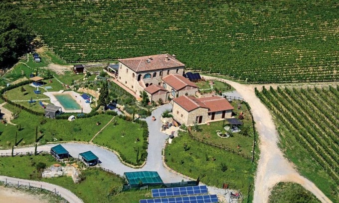 Rapolano Terme Villa | Luxury Villa W/Spa, Jacuzzi, and Massage Wellness