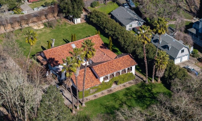 Deer Park House | Luxury Italian Wine Villa | Napa