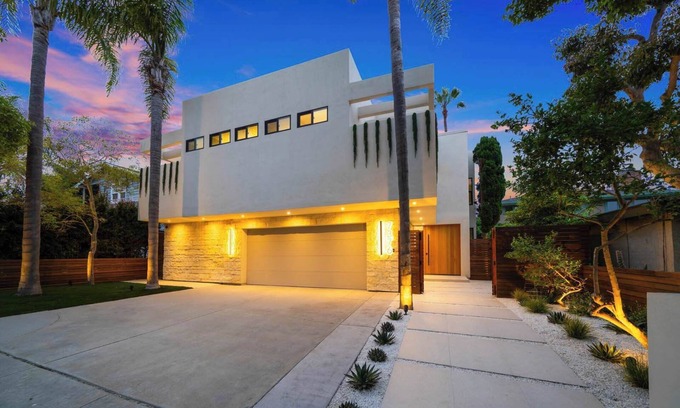 Village of La Jolla House | Luxury La Jolla Retreat | 3BR + Office | Walk to Beach, Restaurants, Cove