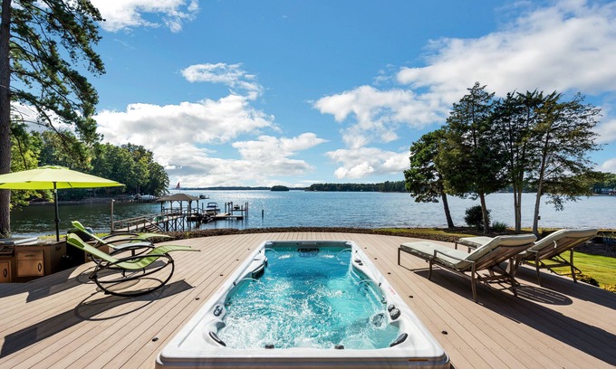 Mayhew House | Luxury Lakefront Home - Amazing Views and Sunsets, Swim Spa, Theater, and more!