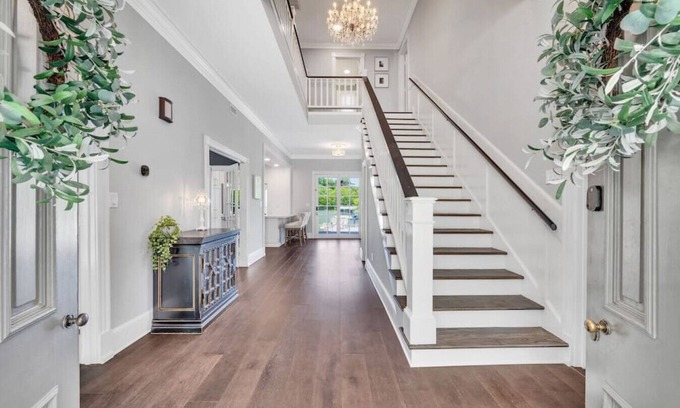 Denver Apartment | Luxury lakefront living w/dock, pub, game rm