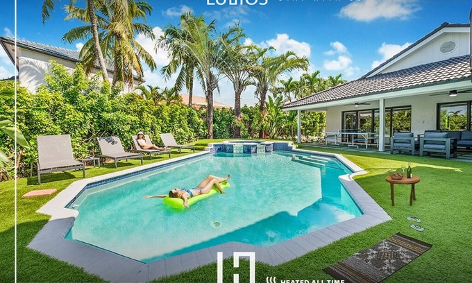Kendall West House | Luxury Lakefront Oasis w/Pool & Jacuzzi