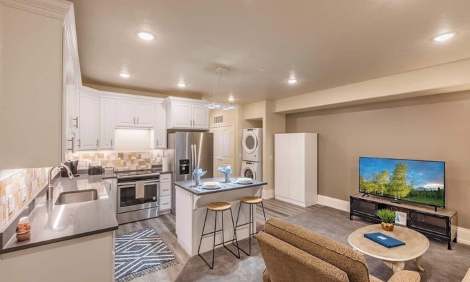 North Park Apartment | Luxury Living in Downtown Provo Unit 2