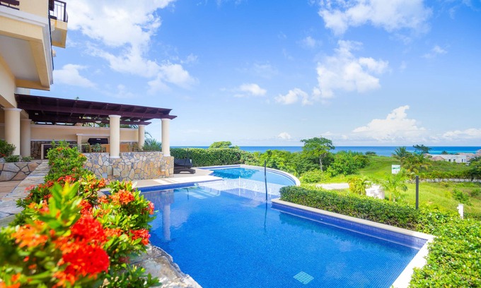 Pristine Bay House | Luxury living, pool and Golf- Villa 1108 4 bedroom