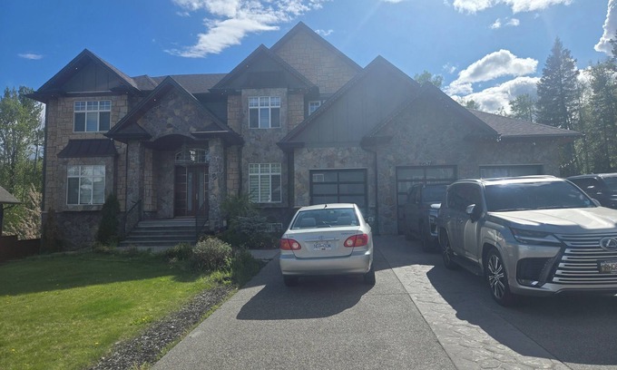 Prince George Apartment | Luxury Lodge Getaway. W/private entrance in the luxurious part of Prince George