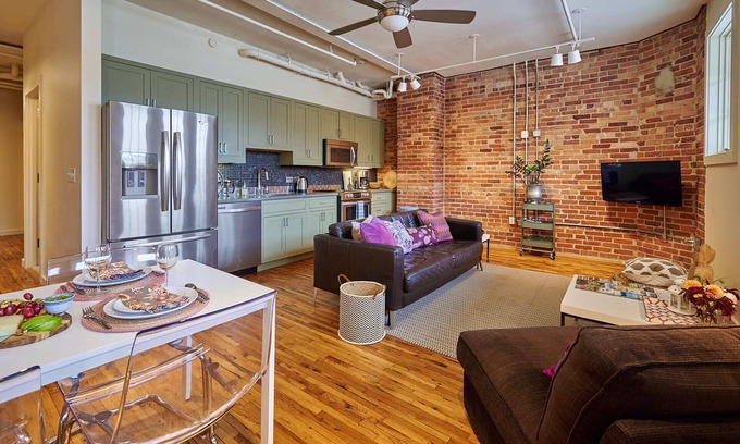 Downtown Asheville Apartment | Luxury Loft in Downtown Asheville: chic, central, in the middle of all the fun!