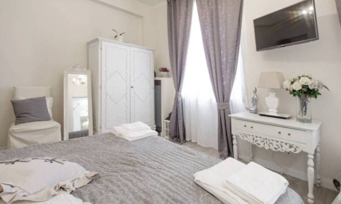 Rione XIV Borgo Apartment | Luxury Maison Center Rome