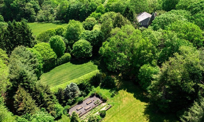 Highlands House | Luxury Manor with 6-acre plateau!