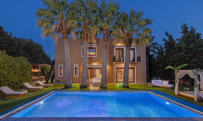 Ialyssos Villa | Luxury mansion in Rhodes, accommodating up to 12 guests!