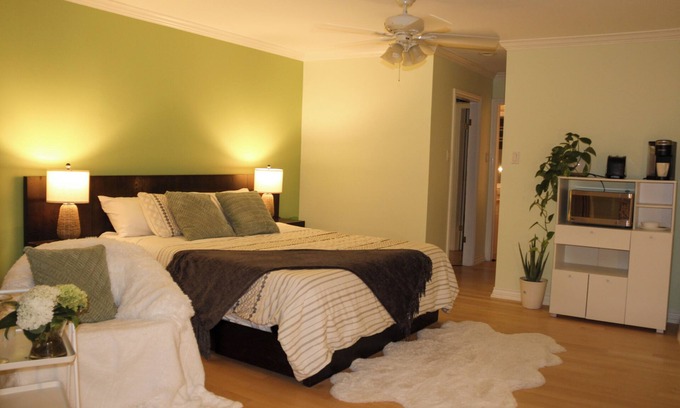 Bayview Woods - Steeles House | Luxury Master W/Ravine Balcony, Ensuite Bath & 2 Walk-In Closets-31+nights