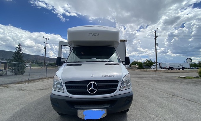 Herriman House | Luxury Mercedes Class C - Non Stationary RV Rental Sleeps 5