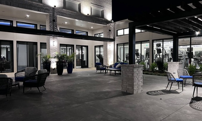 Northeast Houston Apartment | Luxury Mid-rise Apartments with Clubhouse