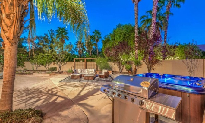 Green Valley House | Luxury Mid Term Rental Luxury 5BR with Pool