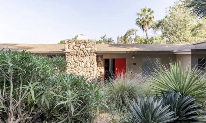 Rossmoyne House | Luxury Midcentury Home with Stunning Views, Amazing Amenities
