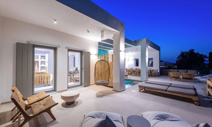Piso Livadi Villa | Luxury Moca beachfront villa, with heated pool, Paros Island