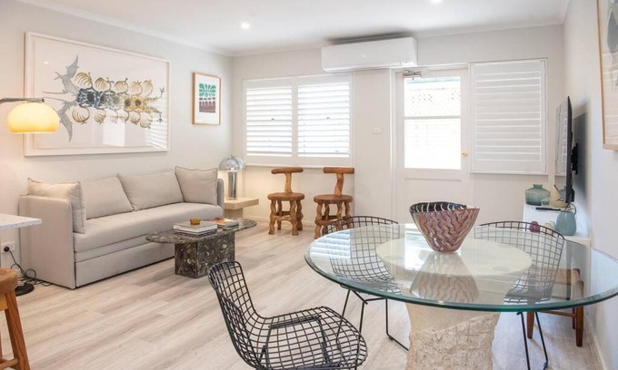 Reid Apartment | Luxury modern CBD ground floor apartment.