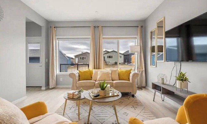 Calgary House | Luxury Modern Home - Livingstone