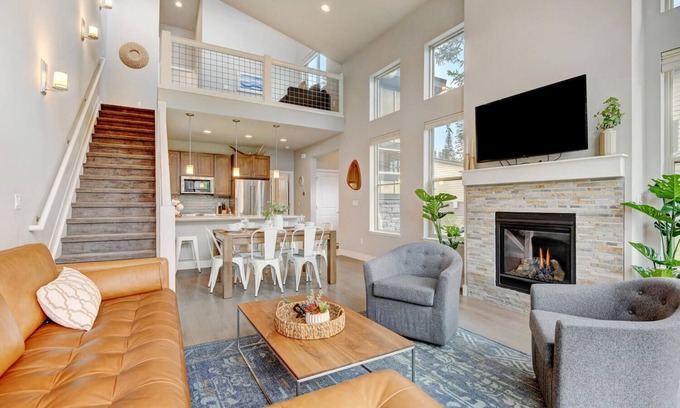 Rendezvous House | Luxury Mountain Cabin 27 I Great Views I Best Price I Discounted Attractions