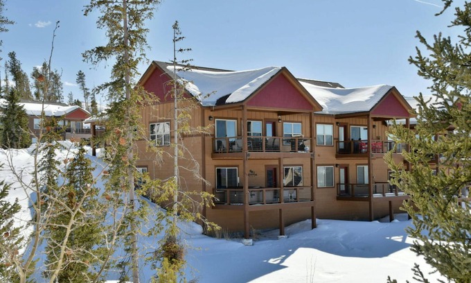 Rendezvous House | Luxury Mountain Villa 39 I Private Hot Tub I Great Views I Best Price I Discounted Attractions