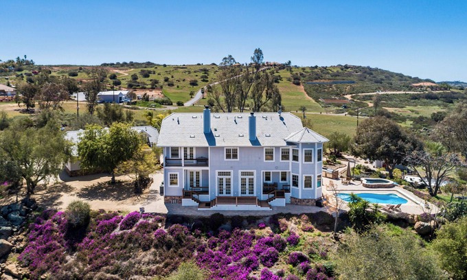 Ramona House | Luxury Nature Estate w/3 Homes, Salt Pool, Jacuzzi. Retreats, Intimate Weddings