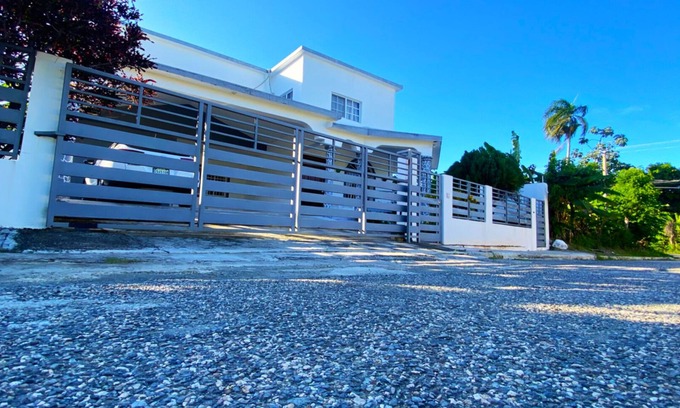 Residencial El Doral Apartment | Luxury Near Beach Apartment w/Free Netflix & WiFi