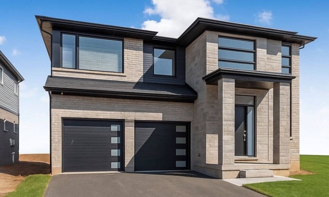 Fonthill House | Luxury New Home By Niagara Fall