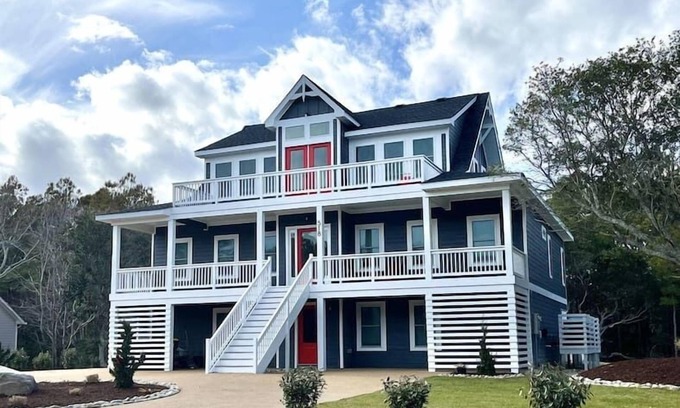 Corolla House | Luxury New Home, Heated Pool, Hot Tub, Game Room!
