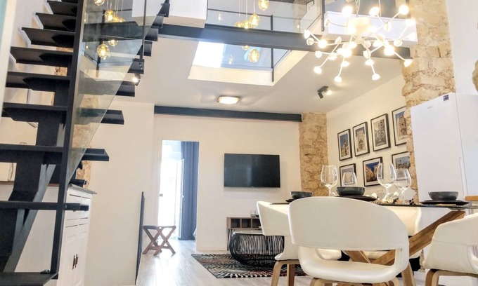 San Anton House | Luxury New Loft City Centre & Castle, Alicante