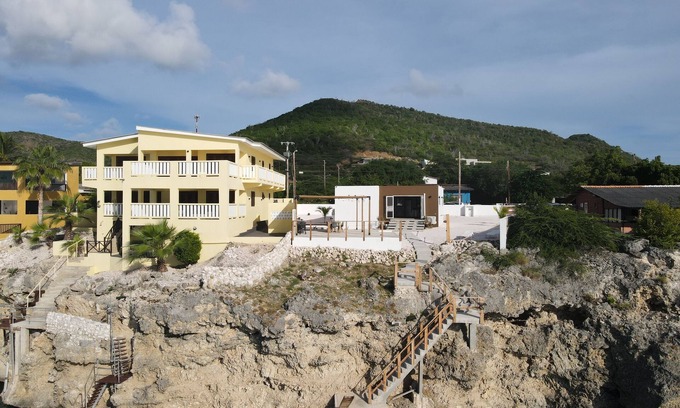 Lagun House | Luxury Oceanfront Retreat with Panoramic Views and Modern Comforts