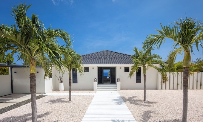 St. Marie Villa | Luxury Oceanfront Villa w/Private Beach – Villa Sea Breeze Coral Estate Curaçao