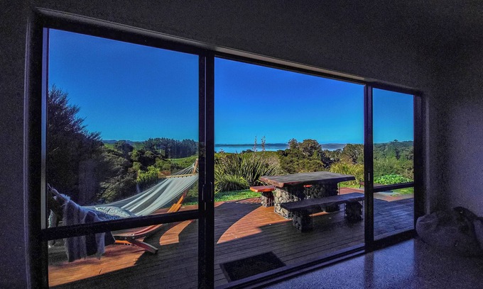 Te Mata House | Luxury off-grid rural retreat with harbour views - 24 acres all to yourself!