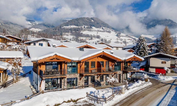 Walchen Apartment | Luxury penthouse in Piesendorf with wellness