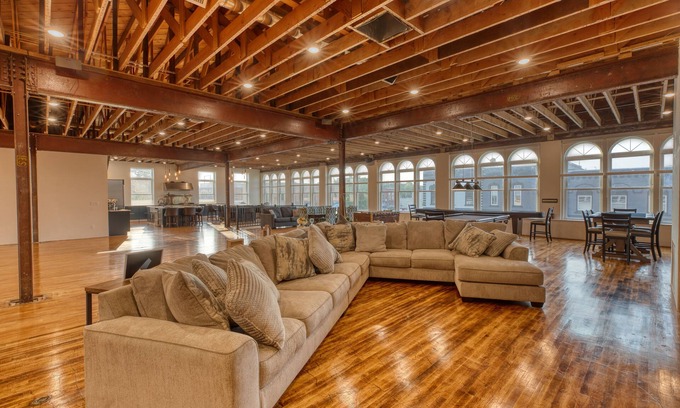 Yankton Apartment | Luxury Penthouse located in the heart of Yankton.