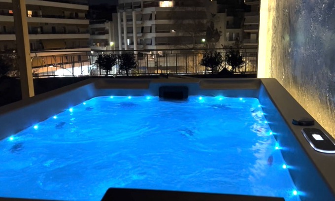 Athens Apartment | Luxury Penthouse with Hot tub in Athens center 1' from Metro station!