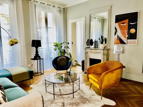 Saint-Merri Apartment | Luxury Place in Le Marais - Central Paris