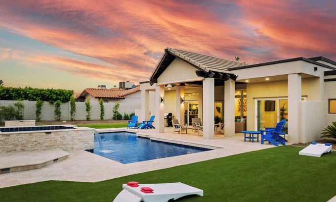 Buenavante House | Luxury Pool Hot Tub Putting Green Hot Tub