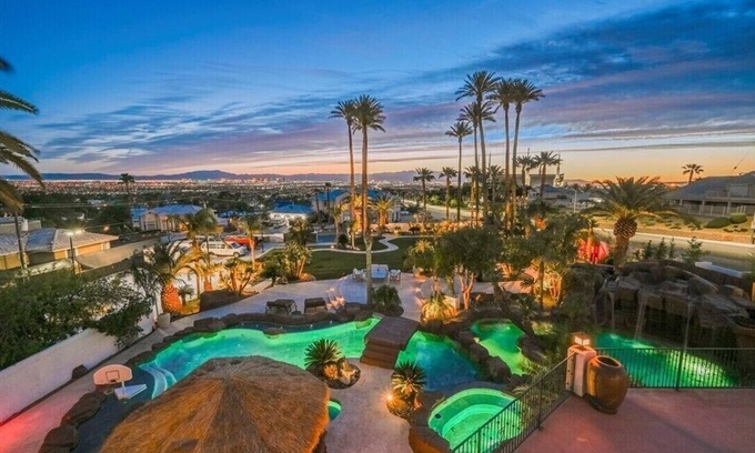 Sunrise Manor House | Luxury Private Resort-Style Home with Pickleball & Basketball Court & Lazy River