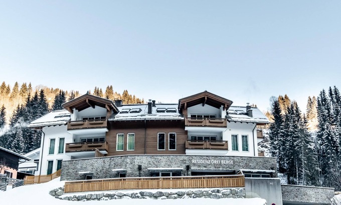 Viehhofen Apartment | Luxury property with almost a ski-in/ski-out location