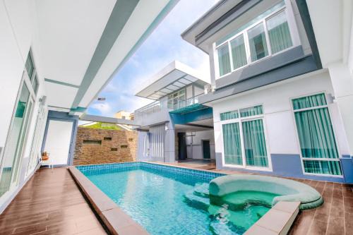 Phlabphla Villa | Luxury Pure Modern Pool Villa 5Bed Nr BTS&Central