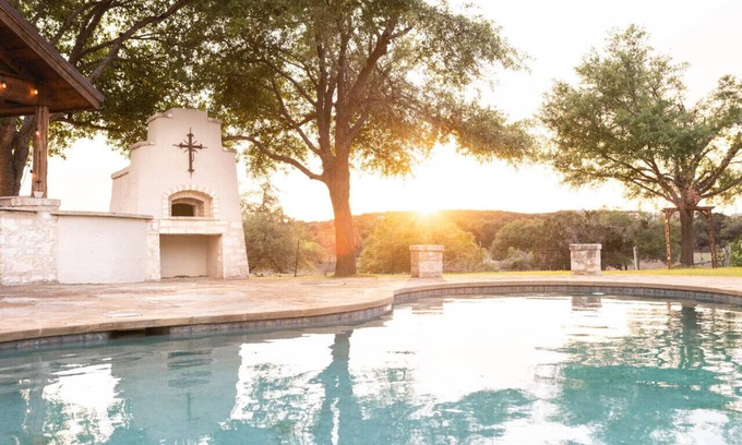 Dripping Springs Villa | Luxury Ranch Retreat Pool, Sleeps 18