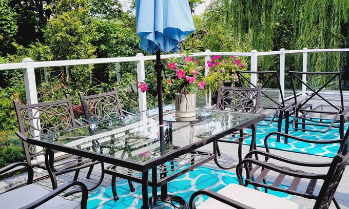 Bendale Apartment | Luxury Ravine View Suite