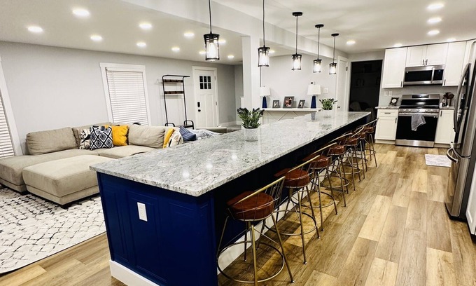 Bethel Park House | Luxury | Relax | Family