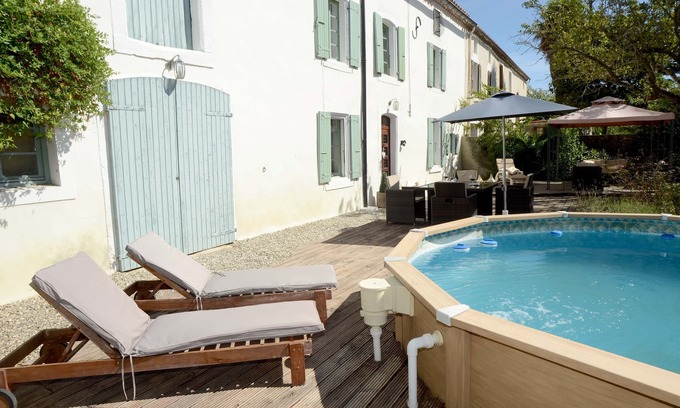 Carlipa House | Luxury renovated farmhouse in quiet village with private pool and parking. Wi-Fi