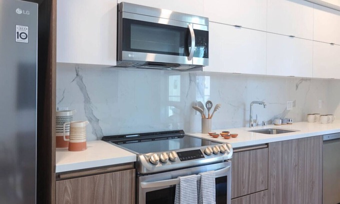 Huntington Beach Apartment | Luxury Rental | Block To Sand | Cozy | Comfort