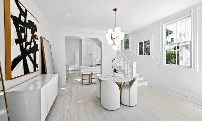 West Riverside House | Luxury Rental